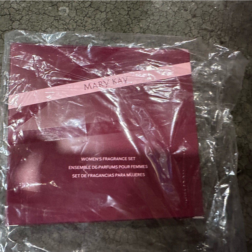 Mary Kay Womens fragrance set limited edition